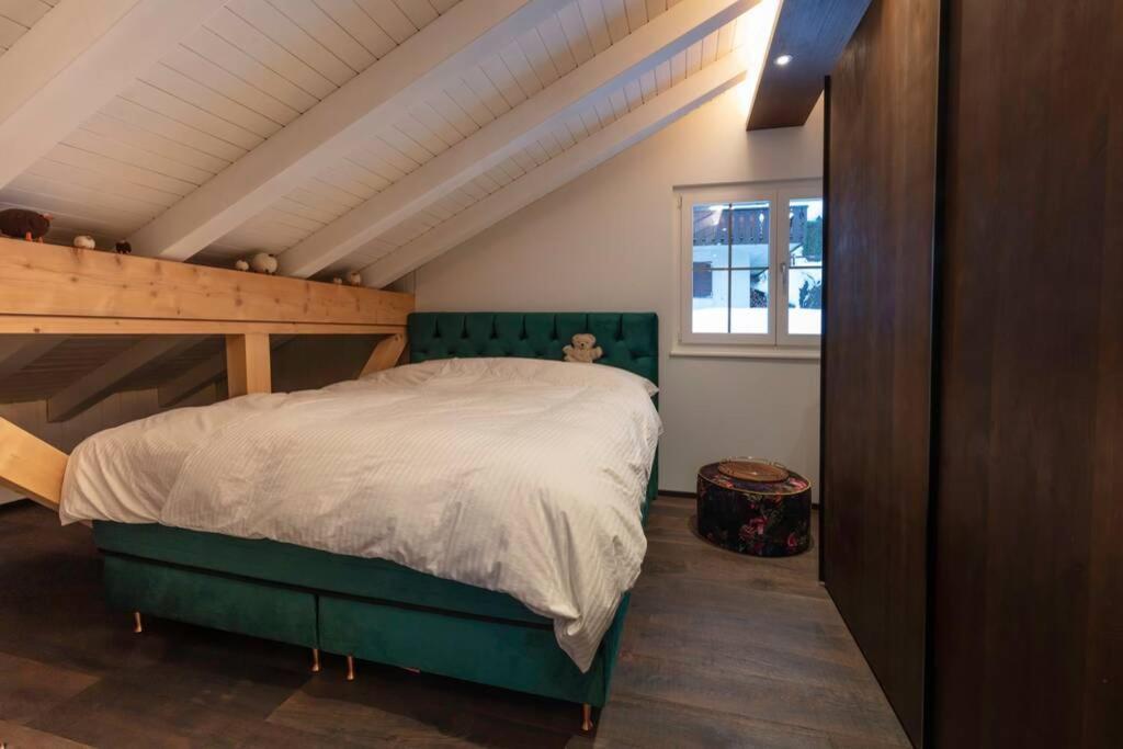 Exklusives Chalet Mit Traumhafter See- Und Bergsicht Seelisberg Luaran gambar