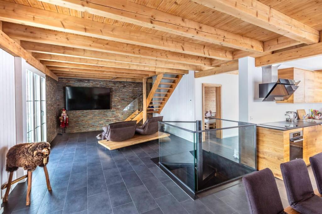 Exklusives Chalet Mit Traumhafter See- Und Bergsicht Seelisberg Luaran gambar
