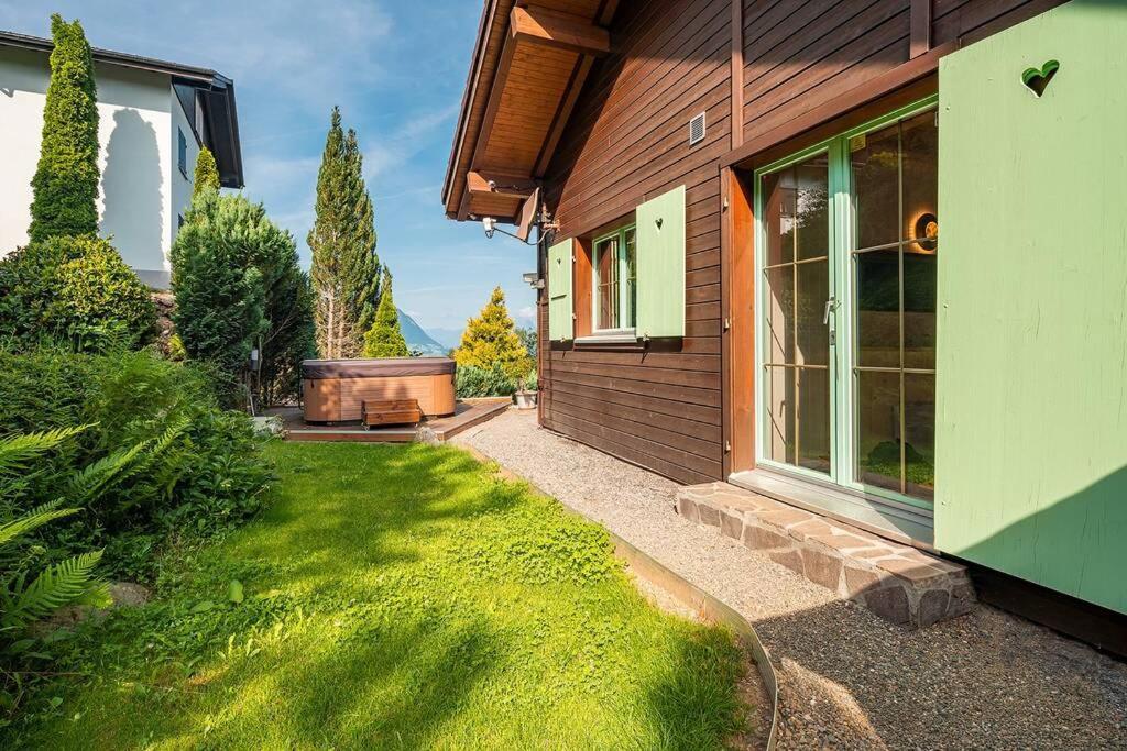 Exklusives Chalet Mit Traumhafter See- Und Bergsicht Seelisberg Luaran gambar