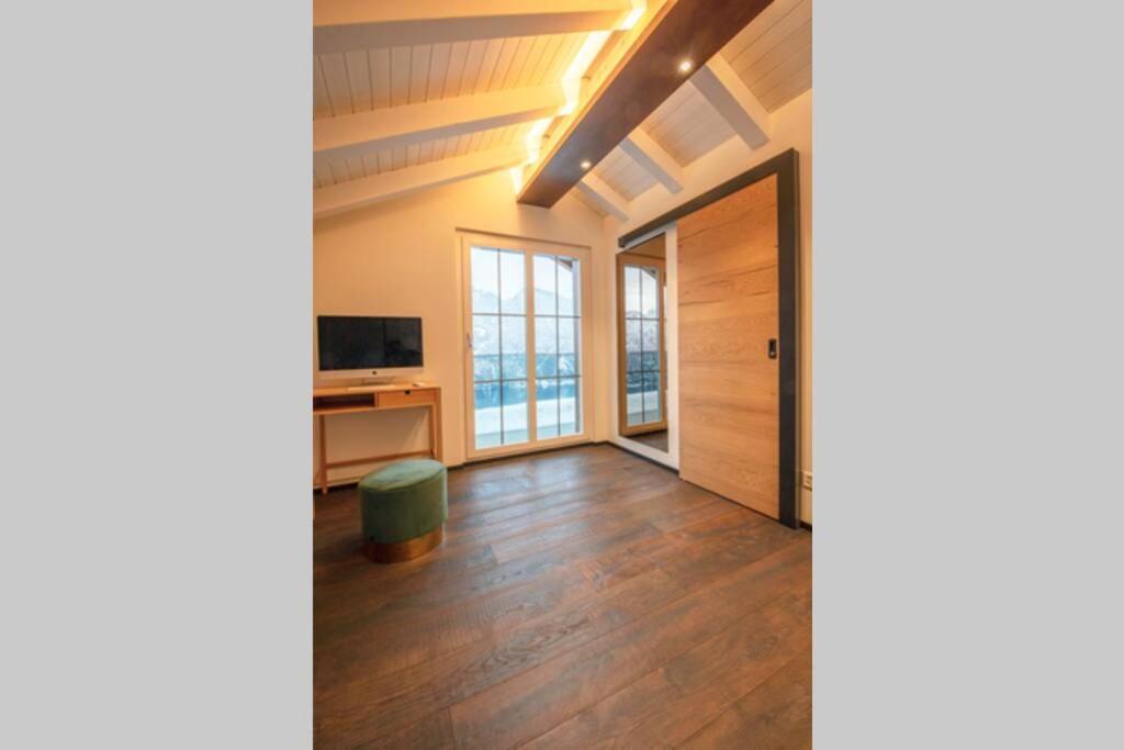 Exklusives Chalet Mit Traumhafter See- Und Bergsicht Seelisberg Luaran gambar
