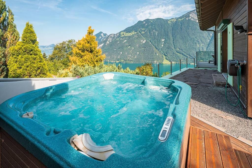 Exklusives Chalet Mit Traumhafter See- Und Bergsicht Seelisberg Luaran gambar