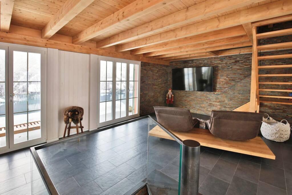 Exklusives Chalet Mit Traumhafter See- Und Bergsicht Seelisberg Luaran gambar